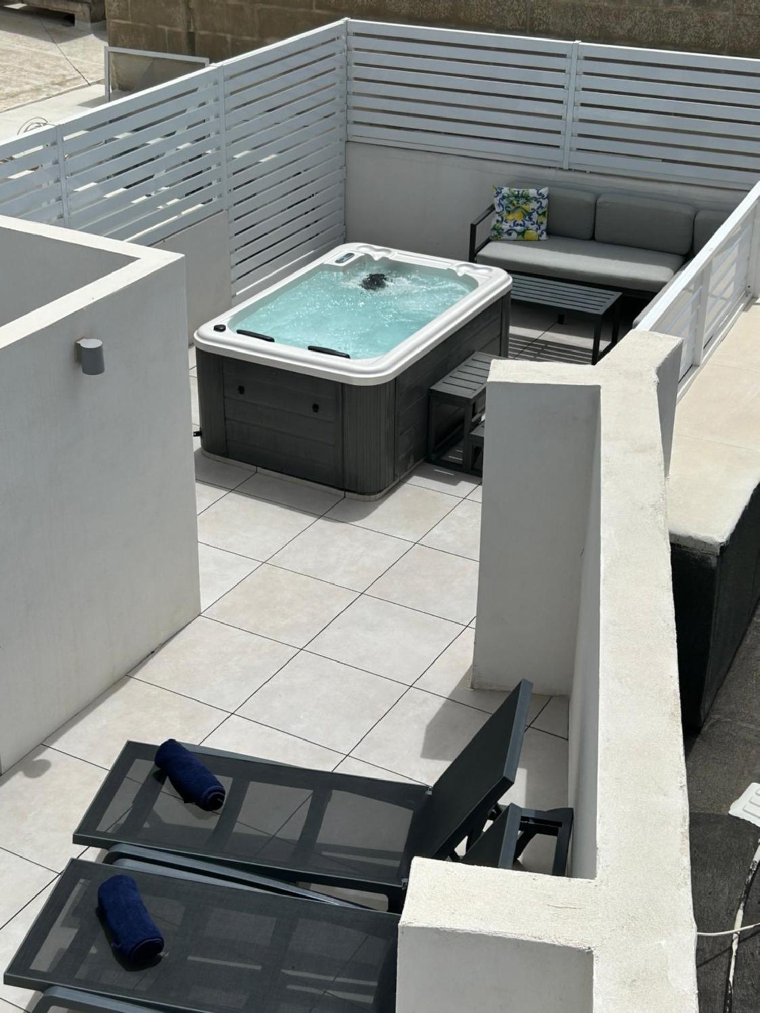Bb De Rohan Żebbuġ Exteriör bild